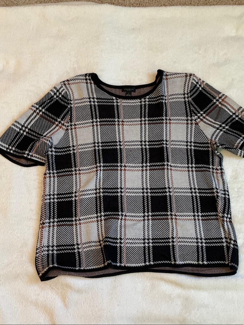 Ann Taylor Black, White & Tan Plaid Short Sleeve Sweater